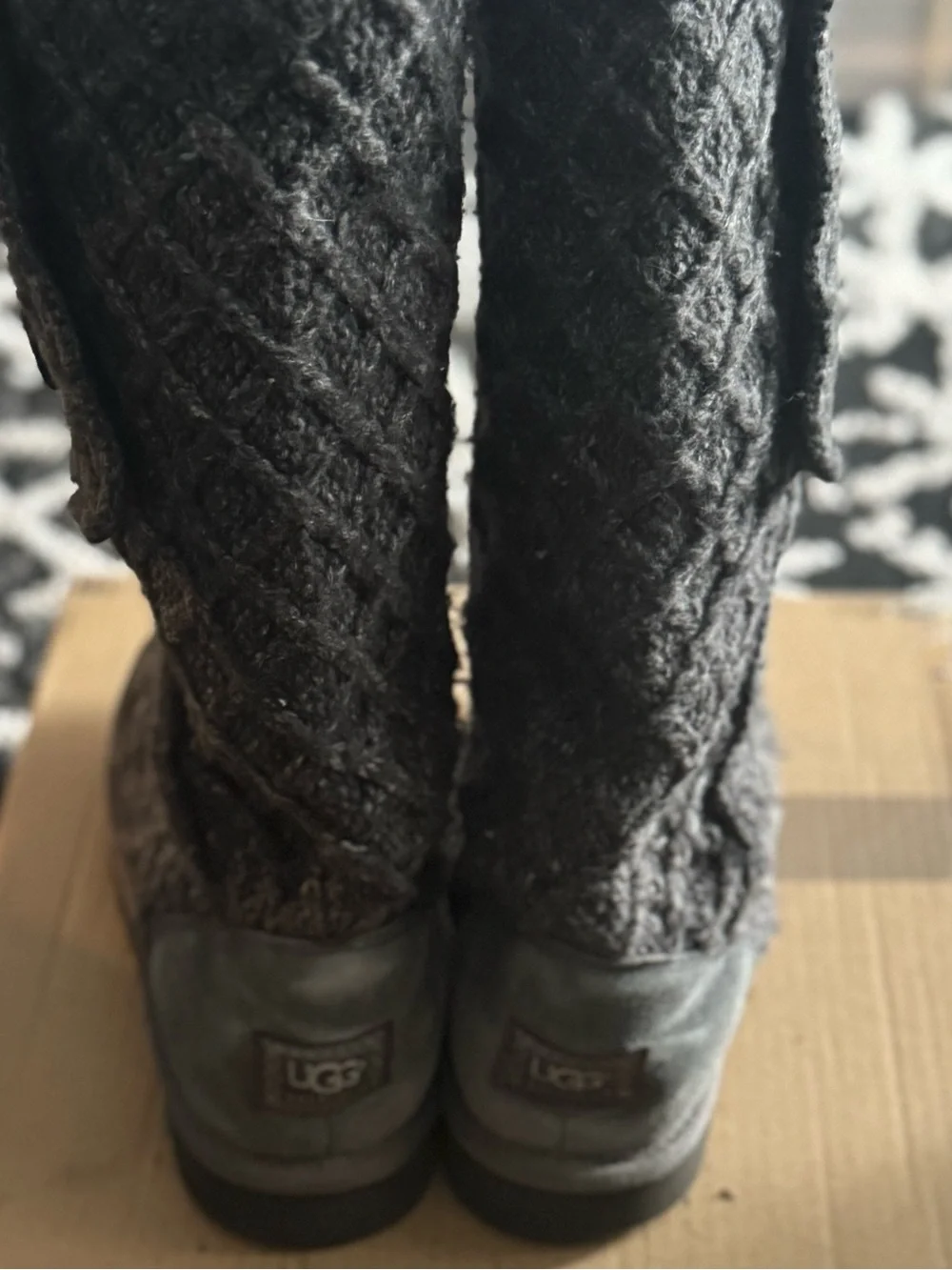 Ugg Women’s Gray Knit Button-Accent Winter Boots size 10